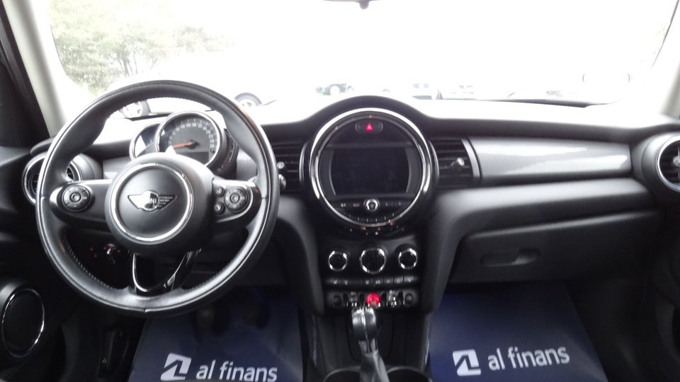 MINI Cooper 1,5 Essential Edition 5d