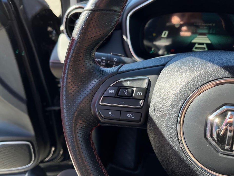 MG EHS 1,5 PHEV Luxury 5d