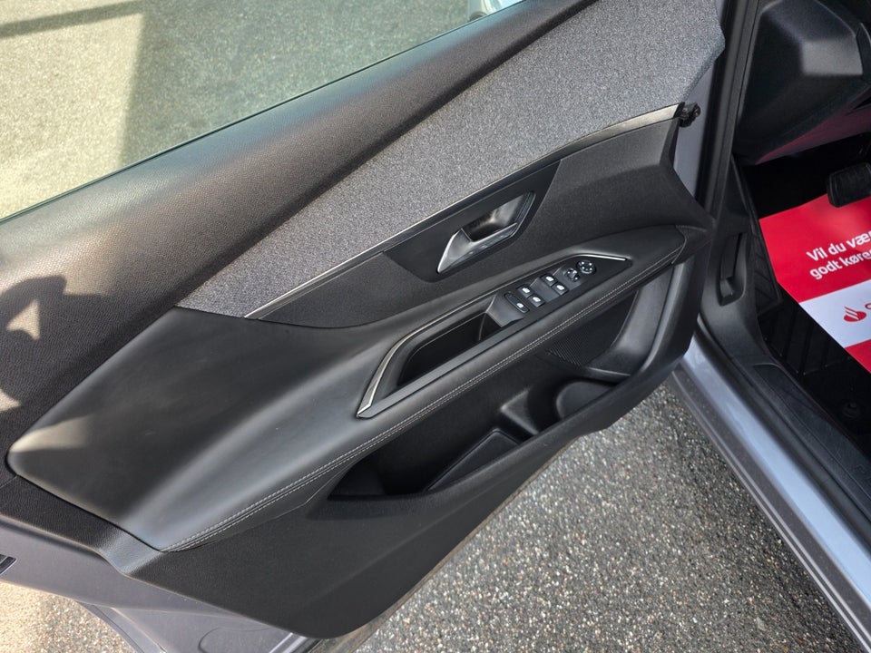 Peugeot 3008 1,6 BlueHDi 120 Allure EAT6 Grip 5d
