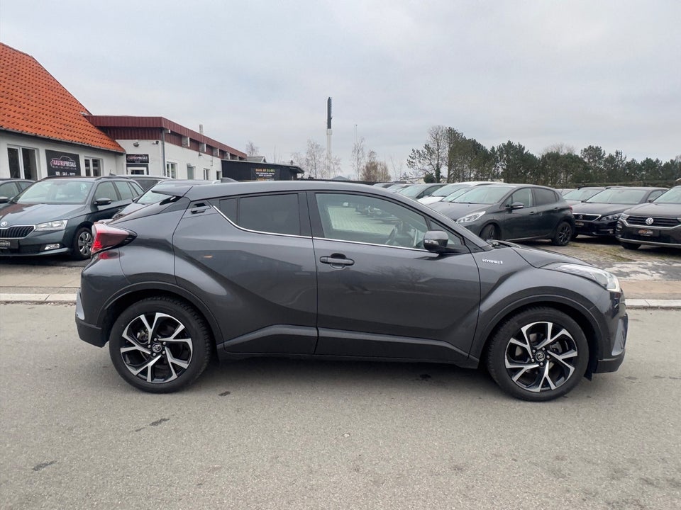 Toyota C-HR 1,8 Hybrid Premium Selected CVT 5d