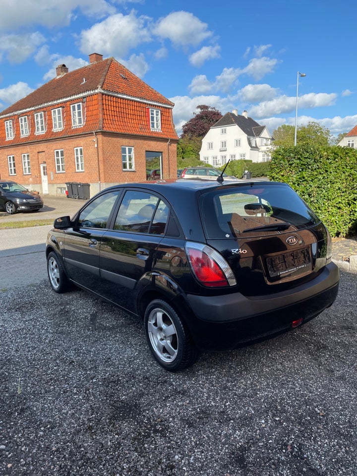 Kia Rio 1,4 EX 5d