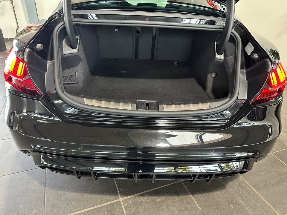 Audi RS e-tron GT quattro 4d