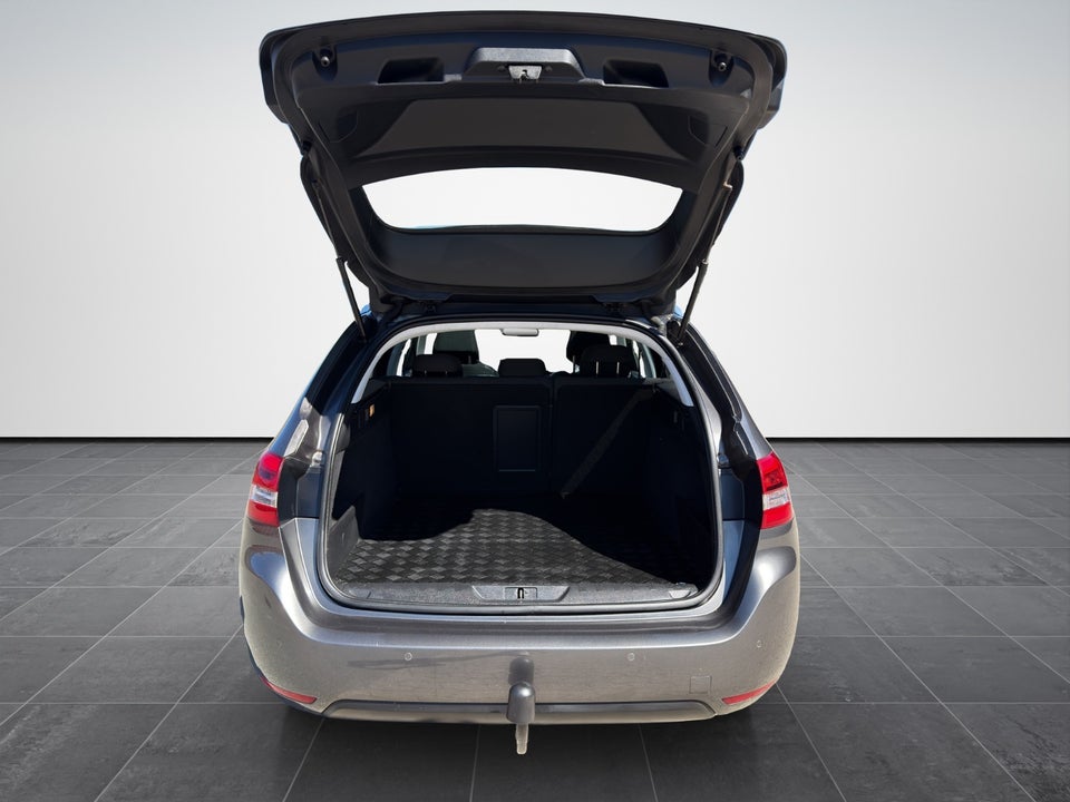 Peugeot 308 1,6 BlueHDi 120 Allure Sky SW 5d
