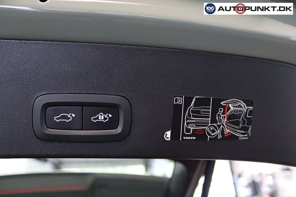 Volvo XC40 P8 ReCharge Twin Pro 5d