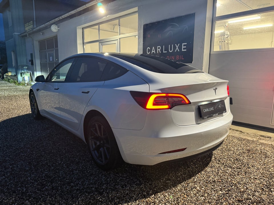 Tesla Model 3 Standard Range+ RWD 4d