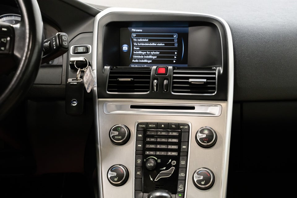 Volvo XC60 2,4 D5 215 Summum aut. AWD 5d