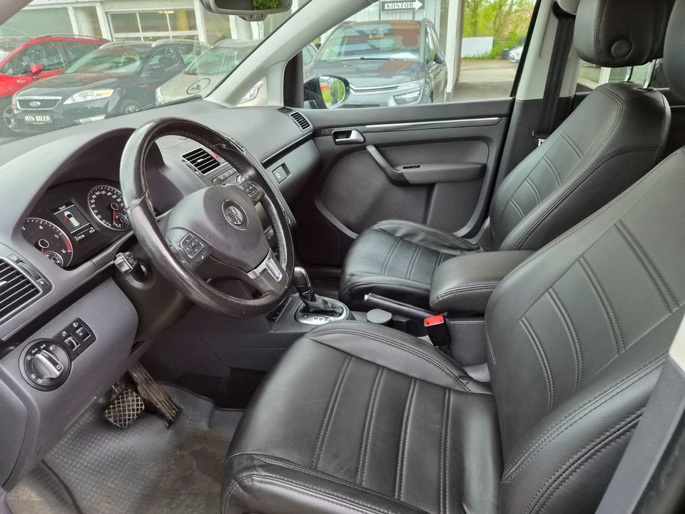 VW Touran 2,0 TDi 140 Comfortline DSG BMT 7prs 5d