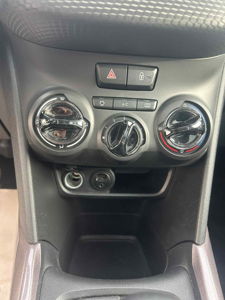 Peugeot 2008 1,2 VTi 82 Active Sky 5d