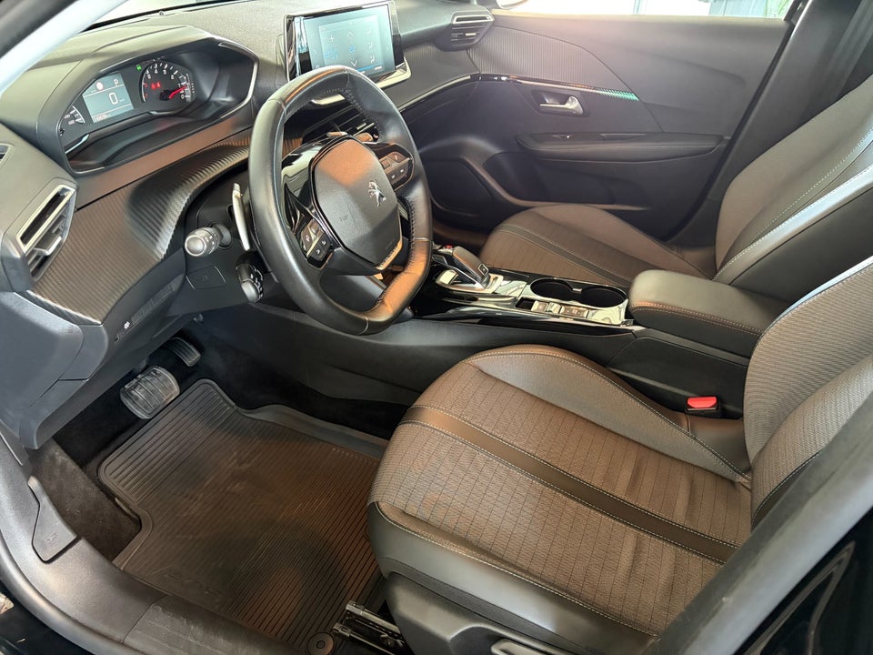 Peugeot 208 1,2 PureTech 100 Allure EAT8 5d