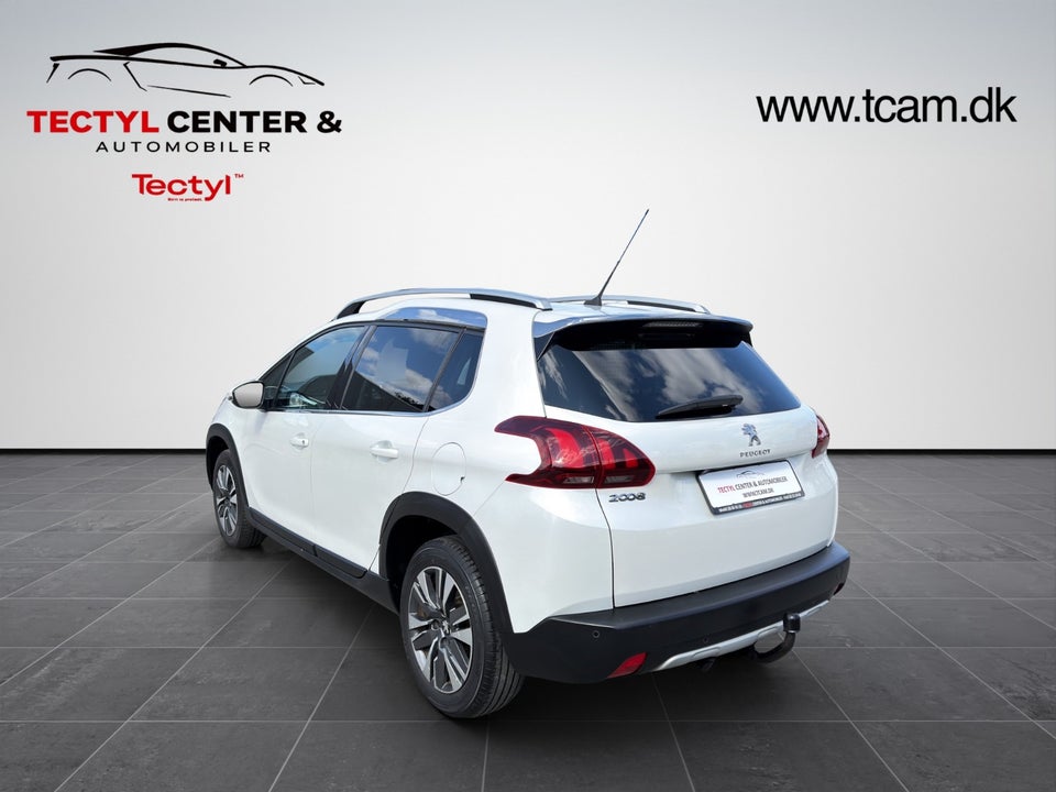 Peugeot 2008 1,2 e-THP 110 Allure Sky 5d