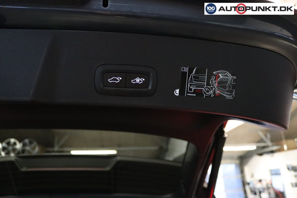 Volvo XC40 P6 ReCharge Pro 5d