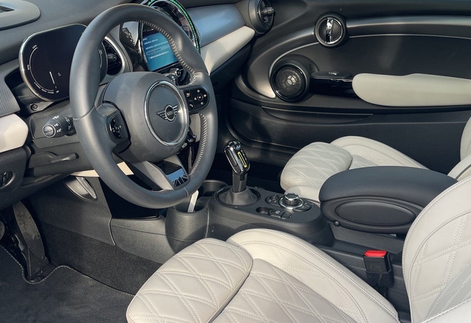 MINI Cooper SE Maximise 3d