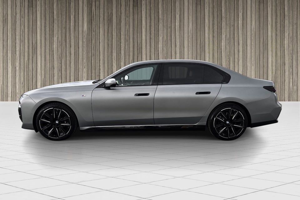 BMW i7 xDrive60 M-Sport 4d