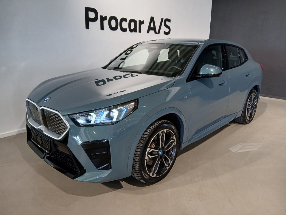 BMW iX2 xDrive30 Fully Charged M-Sport 5d