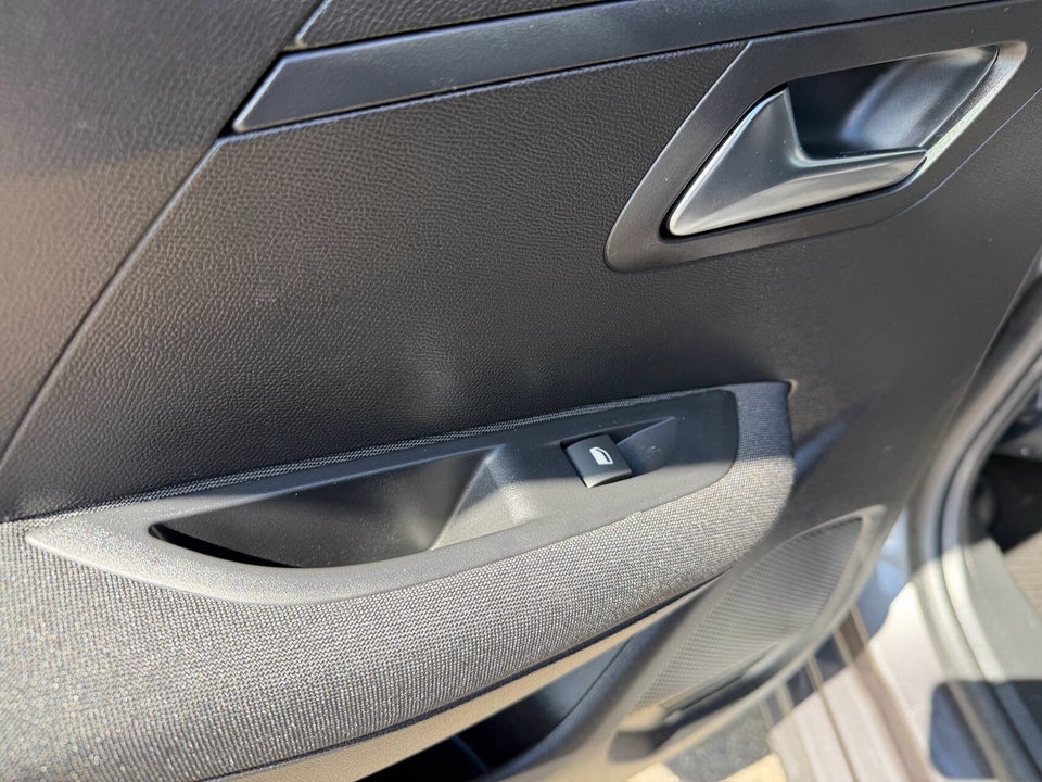 Peugeot 208 1,2 PureTech 75 Like 5d