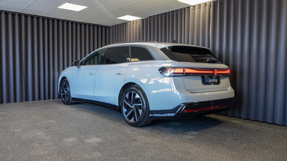 VW ID.7 77 Pro Tourer 5d