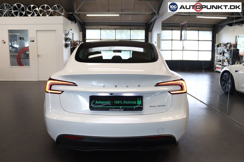 Tesla Model 3 Long Range AWD 4d