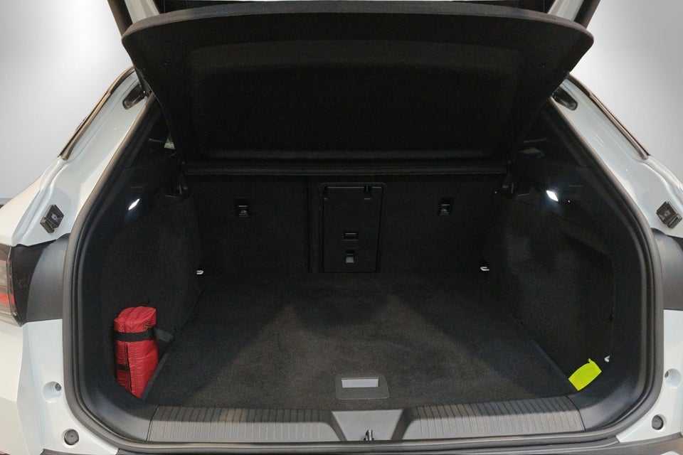 VW ID.4 77 Pro Performance Tech 5d