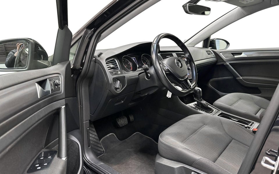 VW Golf VII 1,5 TSi 150 Comfortline Connect Variant DSG 5d