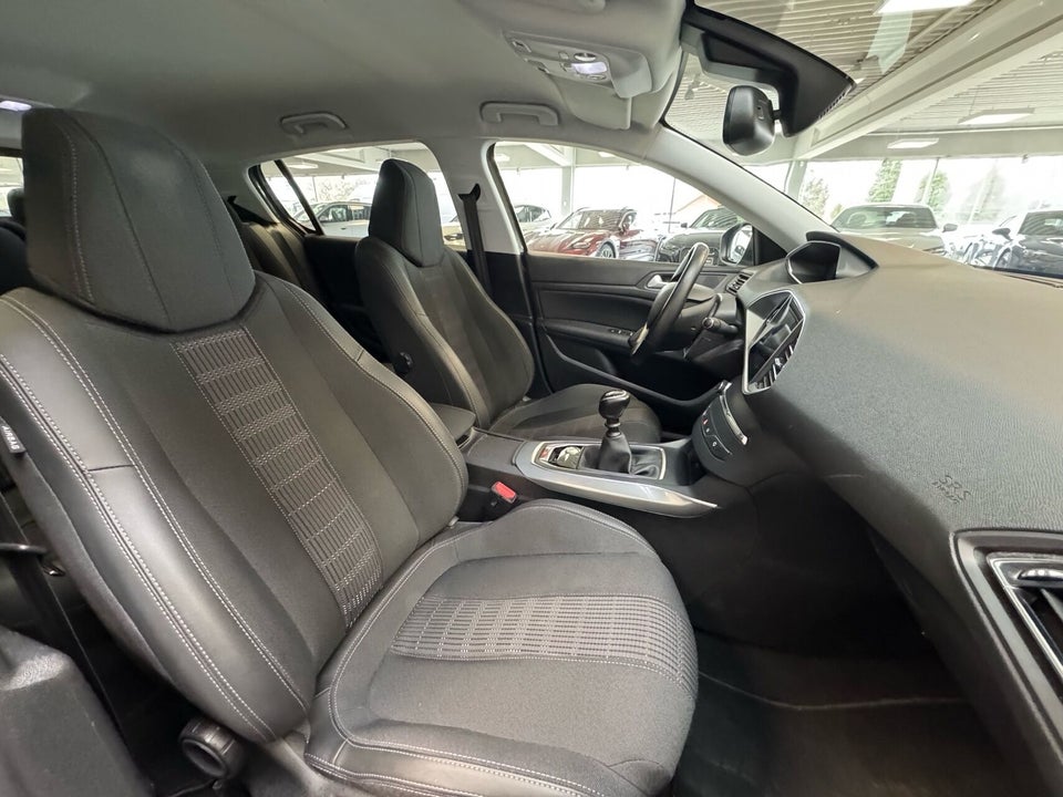 Peugeot 308 1,5 BlueHDi 130 Allure Grand 5d