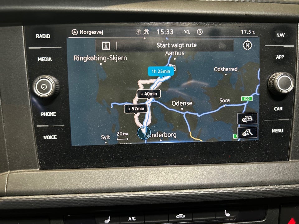 VW Transporter 2,0 TDi 150 Kassevogn DSG lang