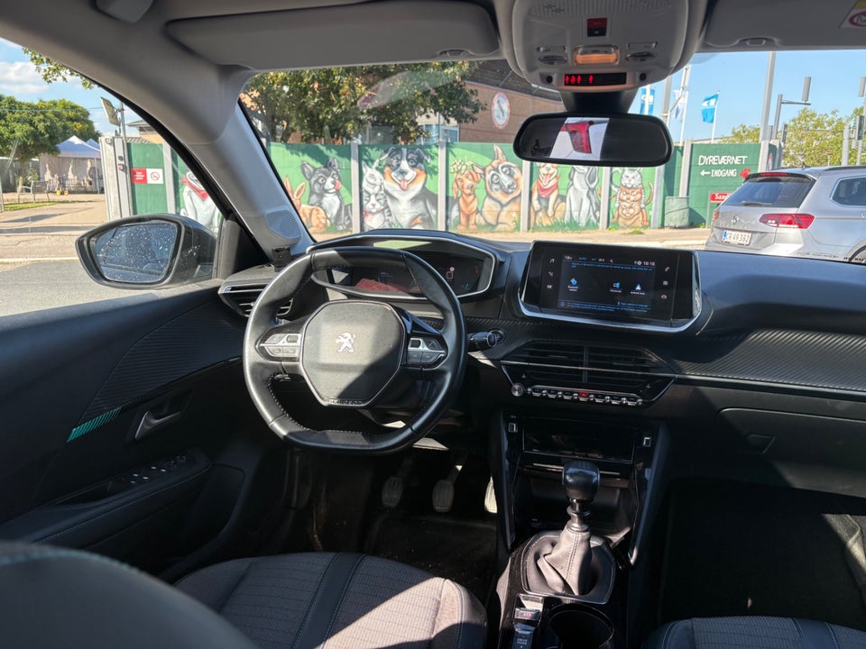 Peugeot 208 1,2 PureTech 100 Allure Sky 5d