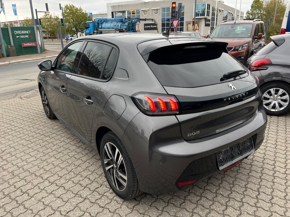 Peugeot 208 1,2 PureTech 100 Allure Sky 5d