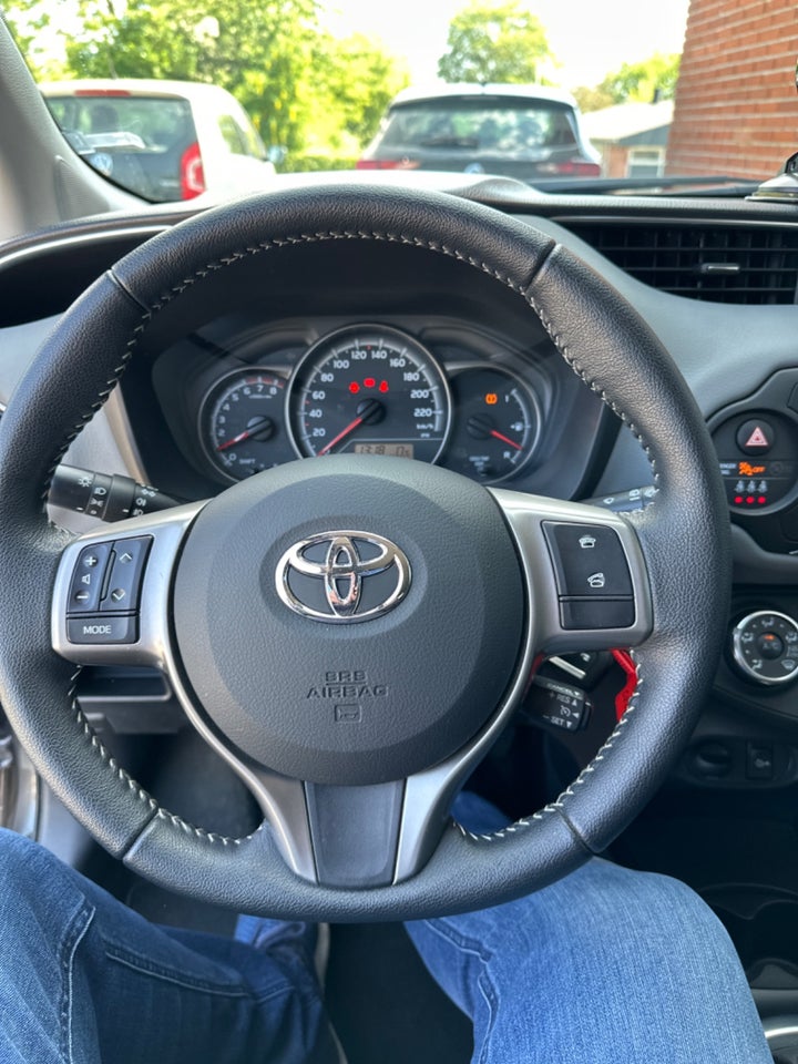 Toyota Yaris 1,0 VVT-i T2 Komfort 5d