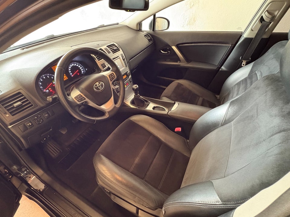 Toyota Avensis 1,8 VVT-i T3 stc. 5d