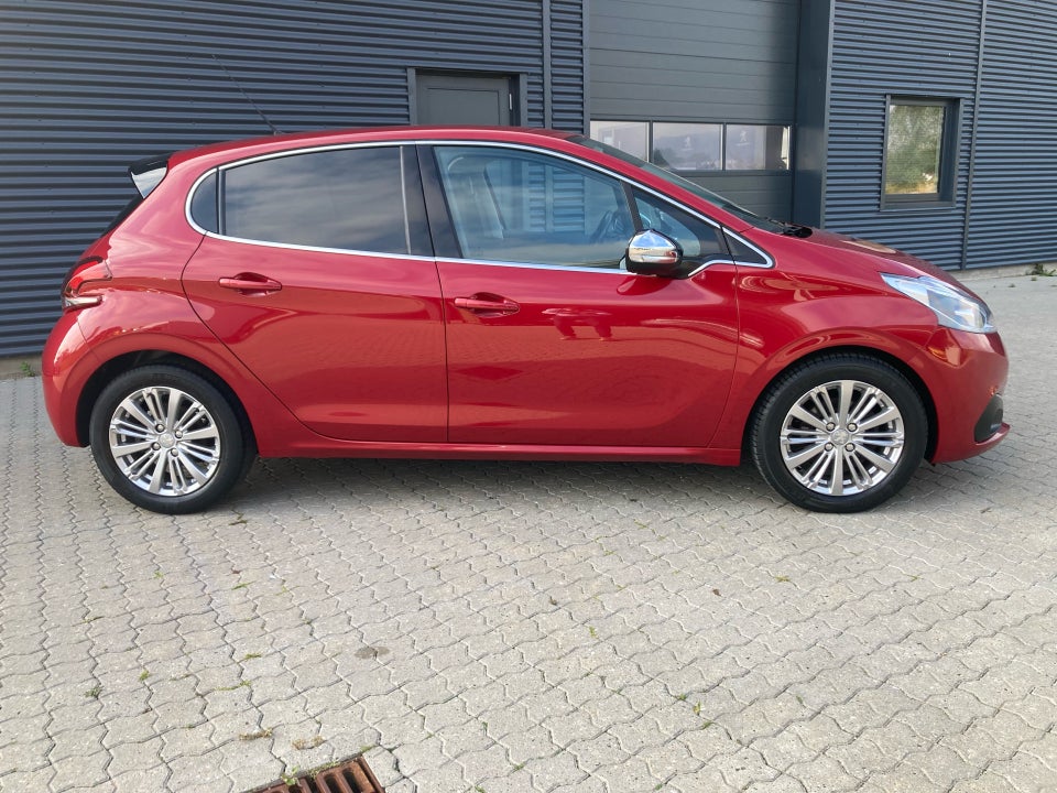 Peugeot 208 1,6 BlueHDi 100 Desire 5d