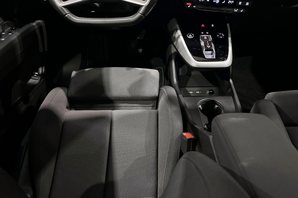 Audi Q4 e-tron 40 Attitude 5d