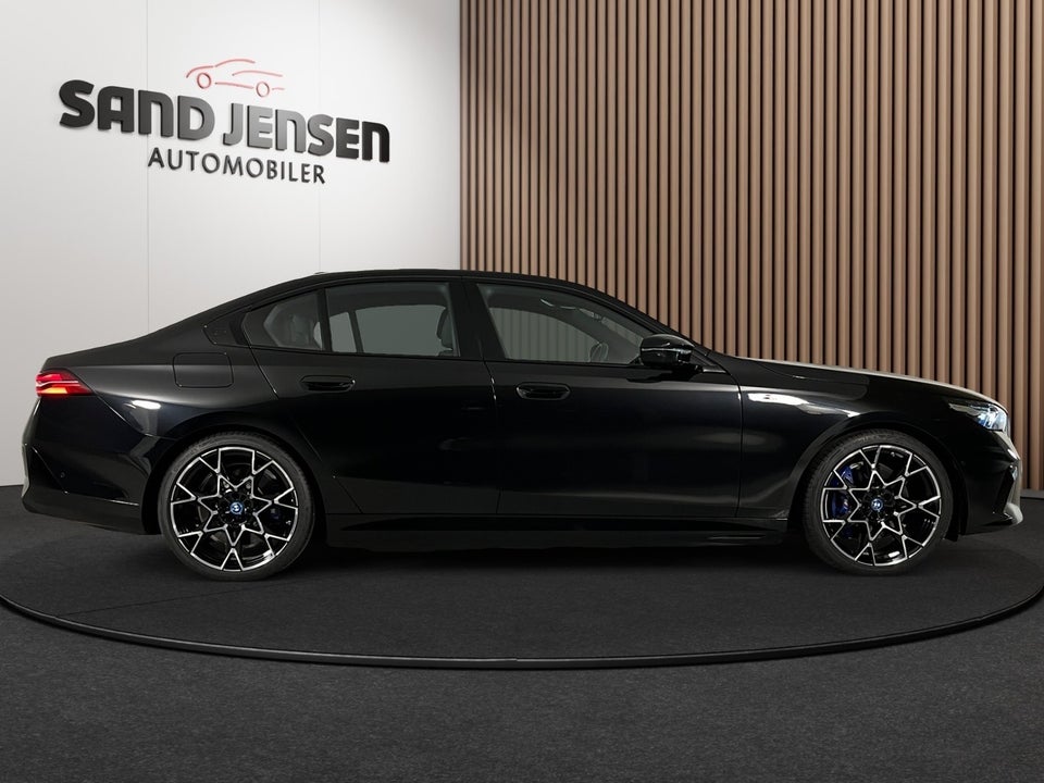 BMW i5 M60 M-Sport xDrive 4d