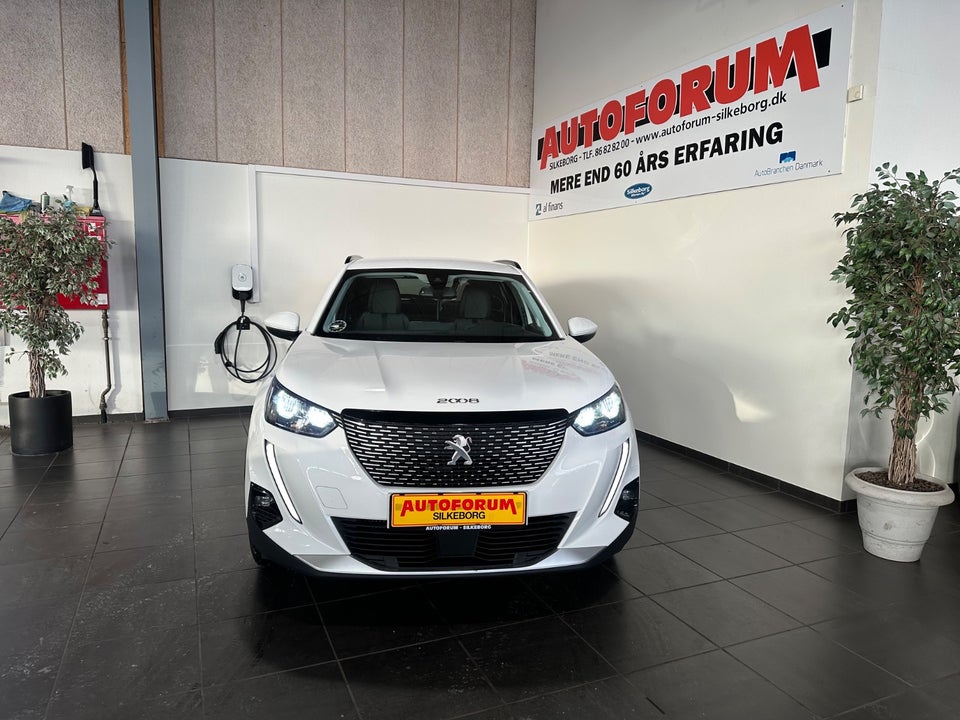 Peugeot 2008 1,2 PureTech 130 Allure Pack EAT8 Van 5d