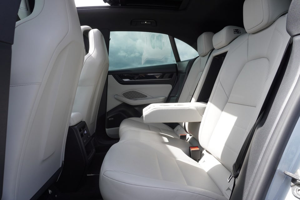 Porsche Macan 4 5d