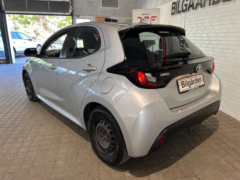 Toyota Yaris 1,5 Hybrid H3 e-CVT 5d