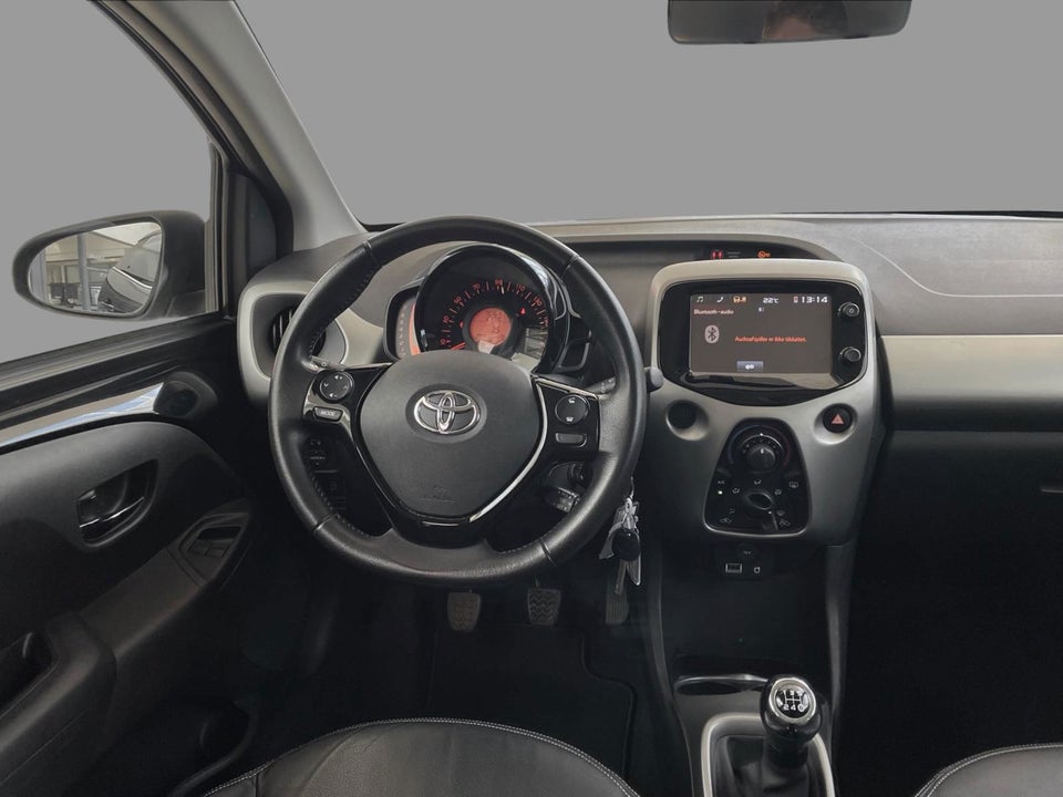 Toyota Aygo 1,0 VVT-i x-black 5d