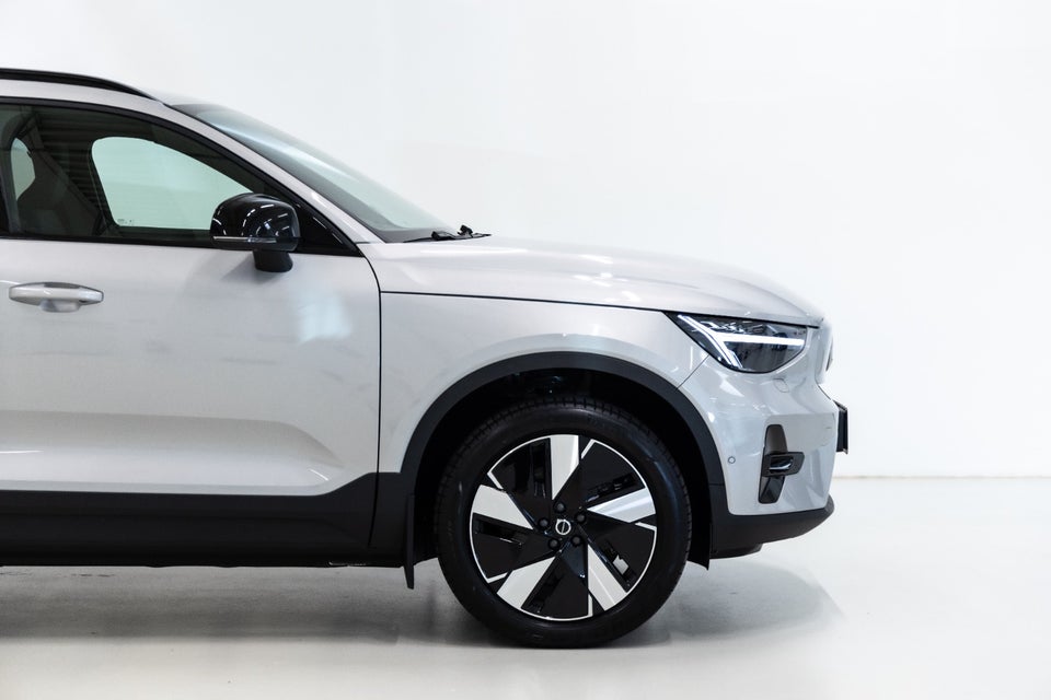 Volvo EX40 Extended Range Plus 5d