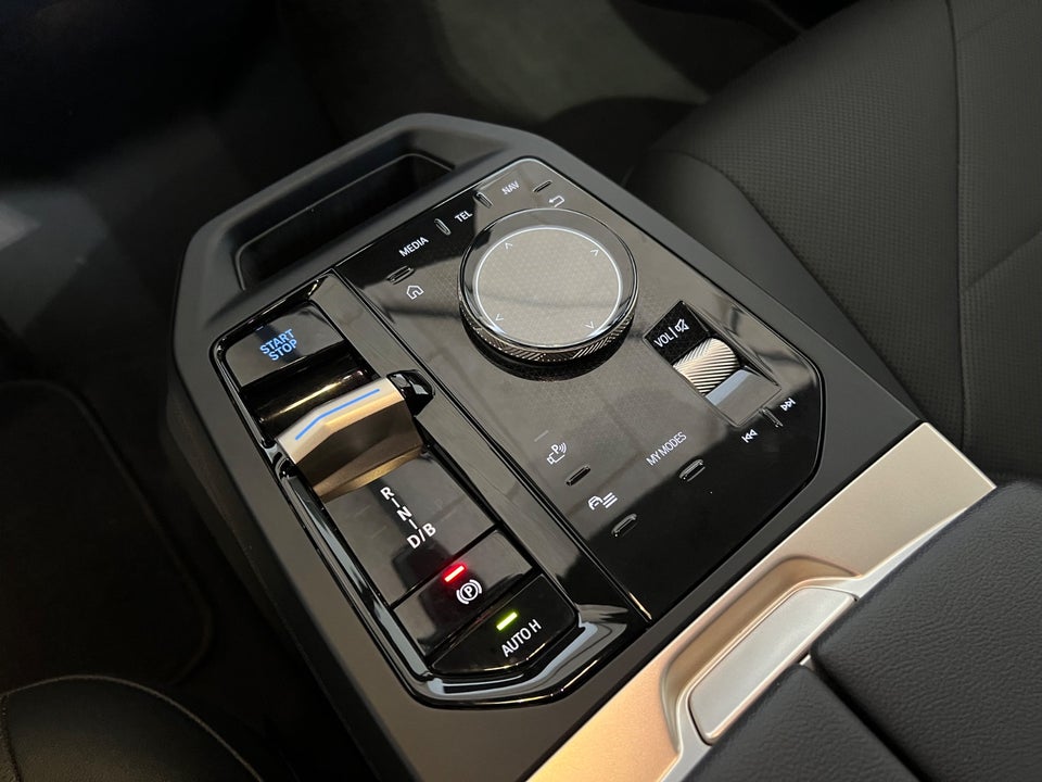 BMW iX xDrive40 Sport 5d