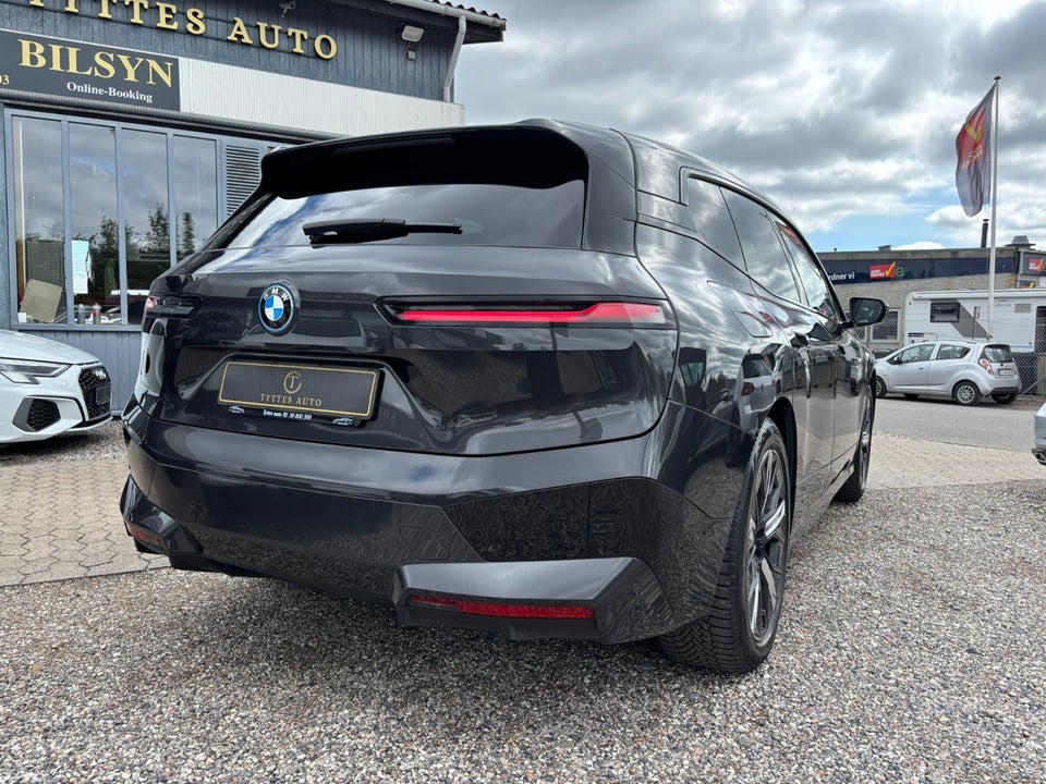 BMW iX xDrive40 Fully Charged 5d