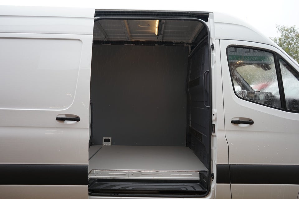 Mercedes Sprinter 317 2,0 CDi A2 Kassevogn aut. RWD
