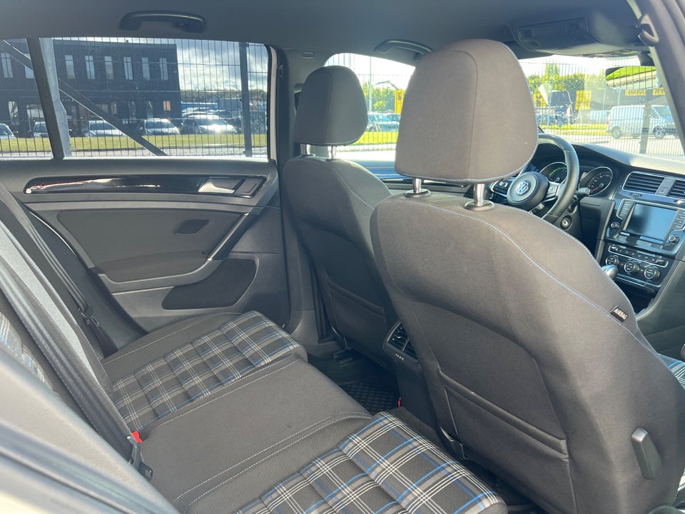 VW Golf VII 1,4 GTE Highline DSG 5d