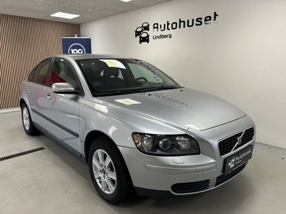 Volvo S40 1,6 Kinetic 4d