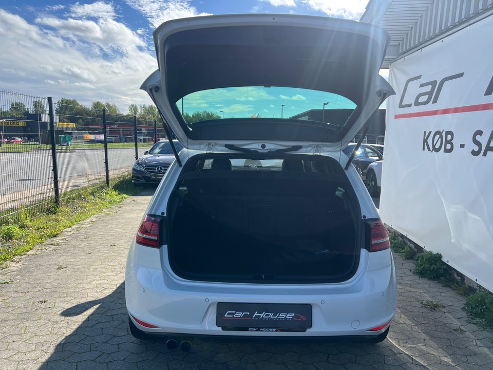 VW Golf VII 1,4 GTE Highline DSG 5d