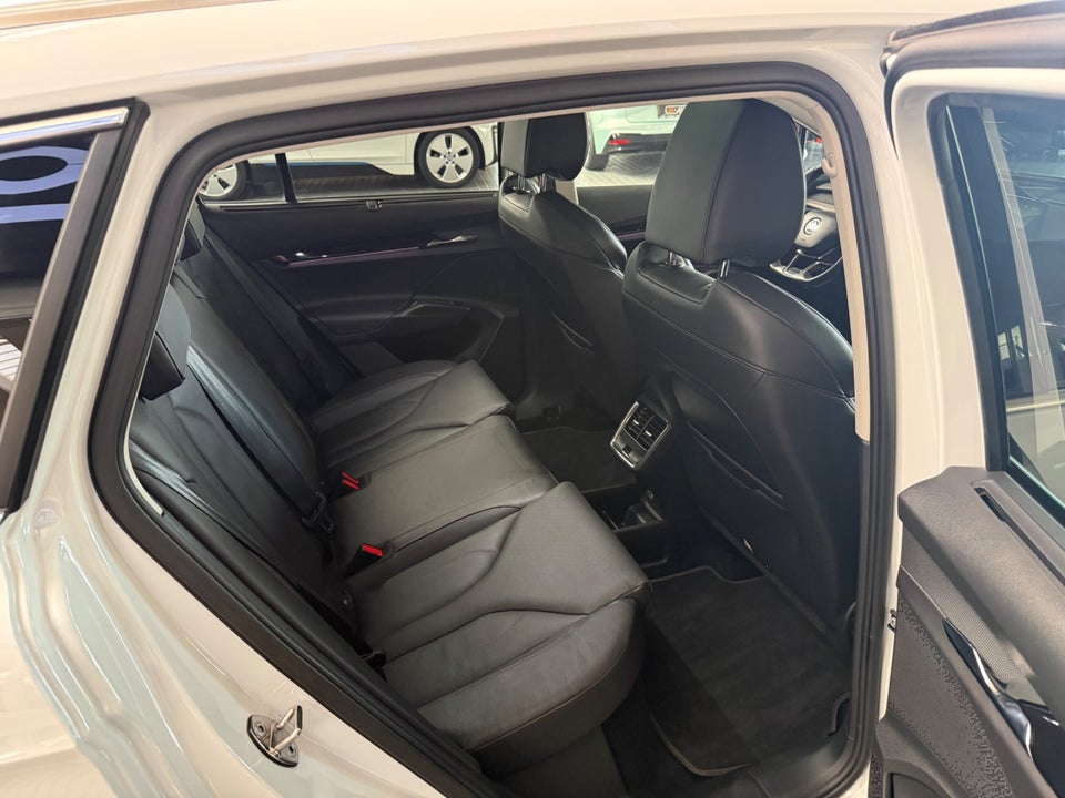 Skoda Enyaq 80 iV Suite 5d