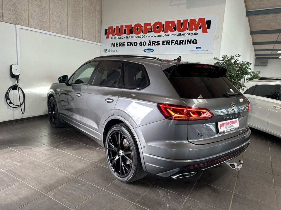 VW Touareg 3,0 TDi 286 R-line aut. 4Motion Van 5d