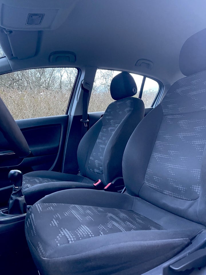 Opel Corsa 1,0 12V Essentia 5d