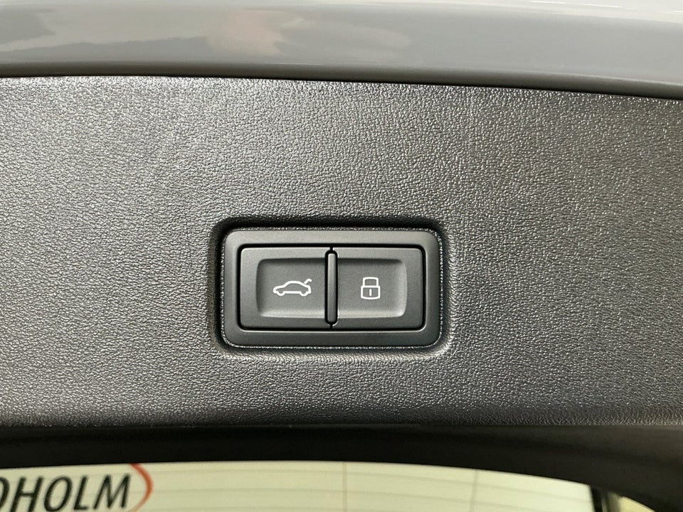 Audi Q4 e-tron 55 S-line quattro 5d