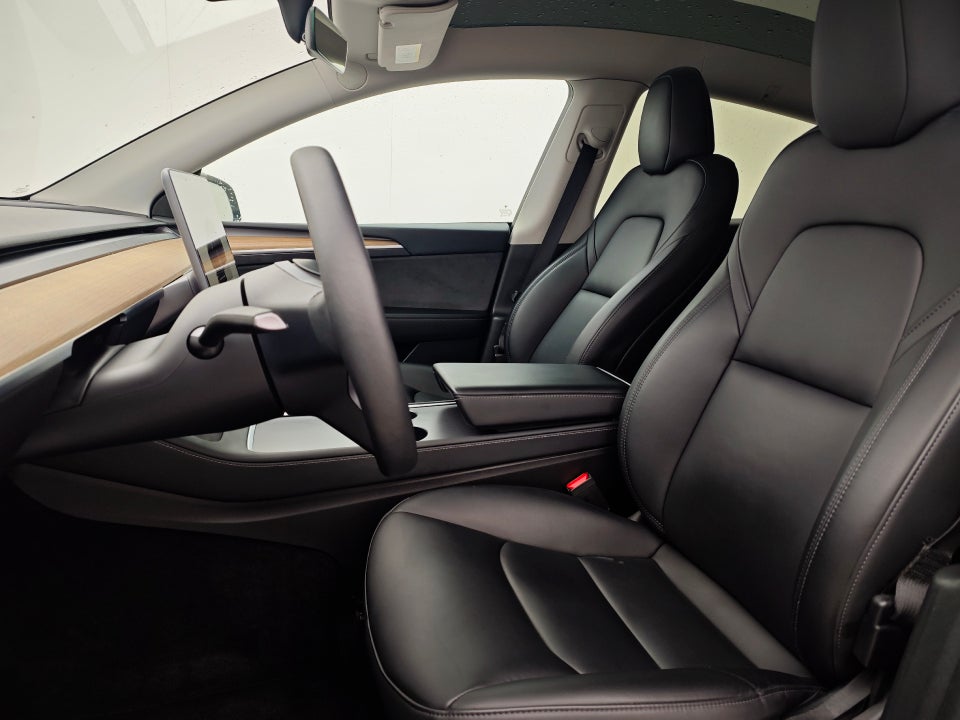 Tesla Model Y RWD 5d