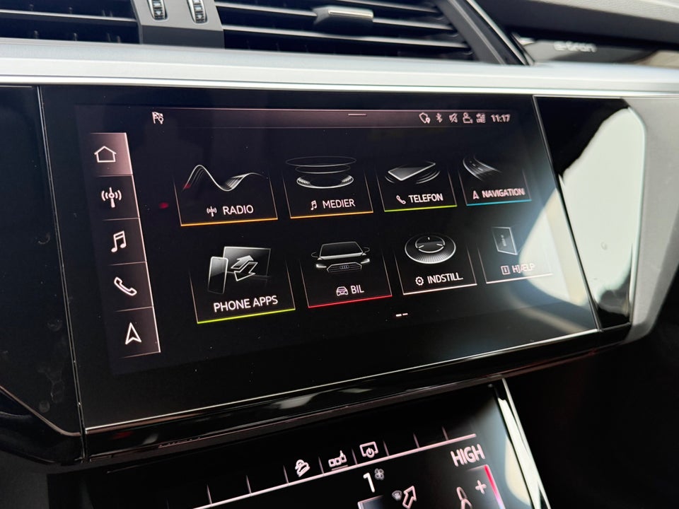 Audi e-tron 55 quattro 5d