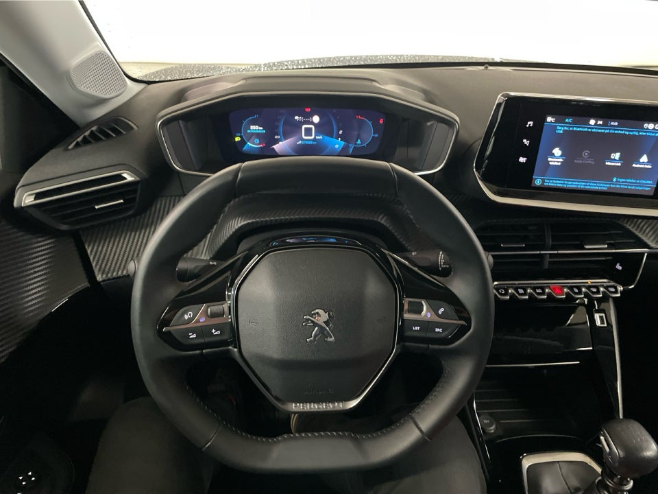 Peugeot 208 1,2 PureTech 100 Black Selection 5d